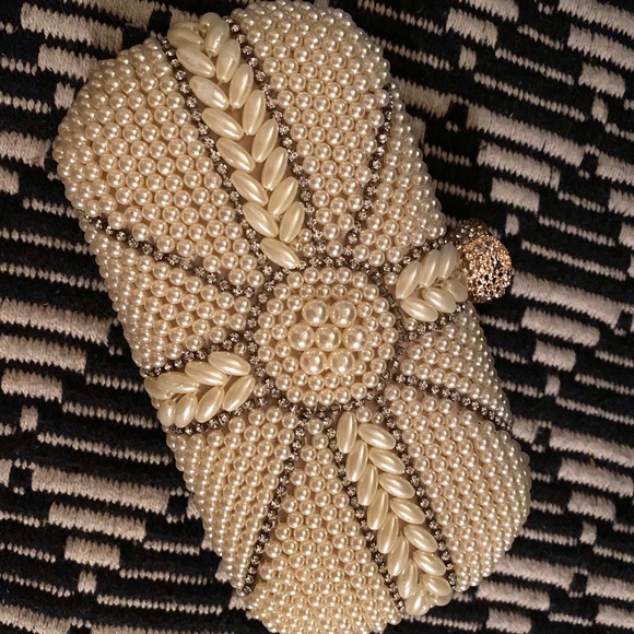 Formal Pearl Clutch - Picture 2 of 5